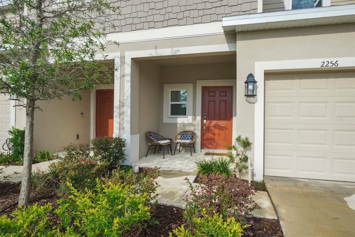 2256 PORTRAIT STREET — photo 7 of 47