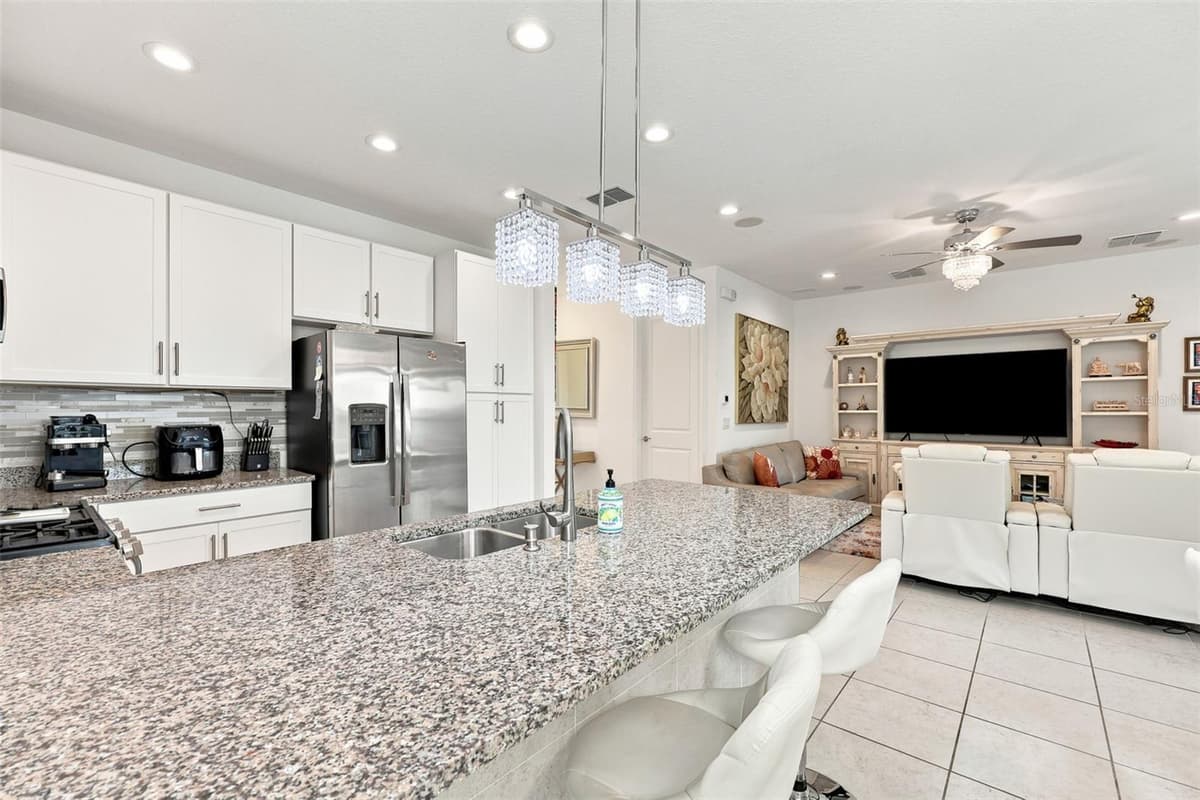 5124 HIGHLAND POINTE COURT — photo 15 of 48