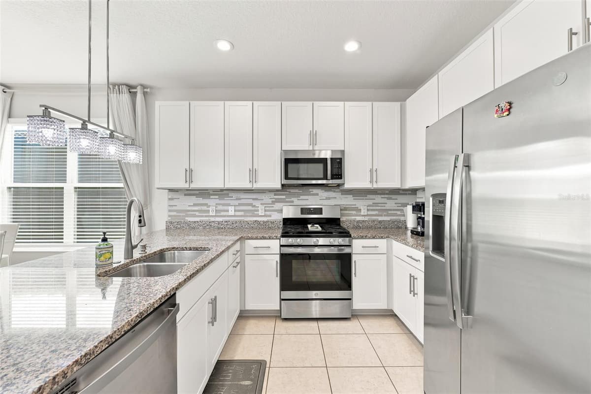 5124 HIGHLAND POINTE COURT — photo 17 of 48