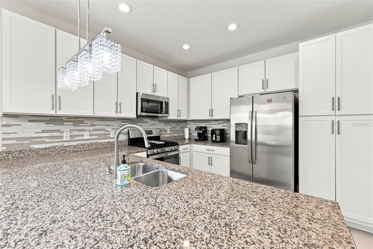 5124 HIGHLAND POINTE COURT — photo 16 of 48