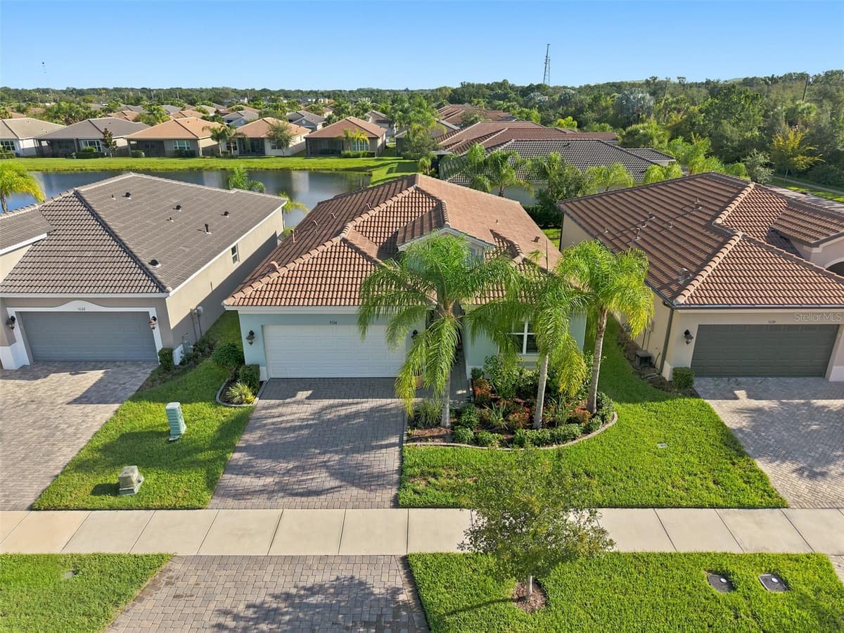 5124 HIGHLAND POINTE COURT — photo 1 of 48