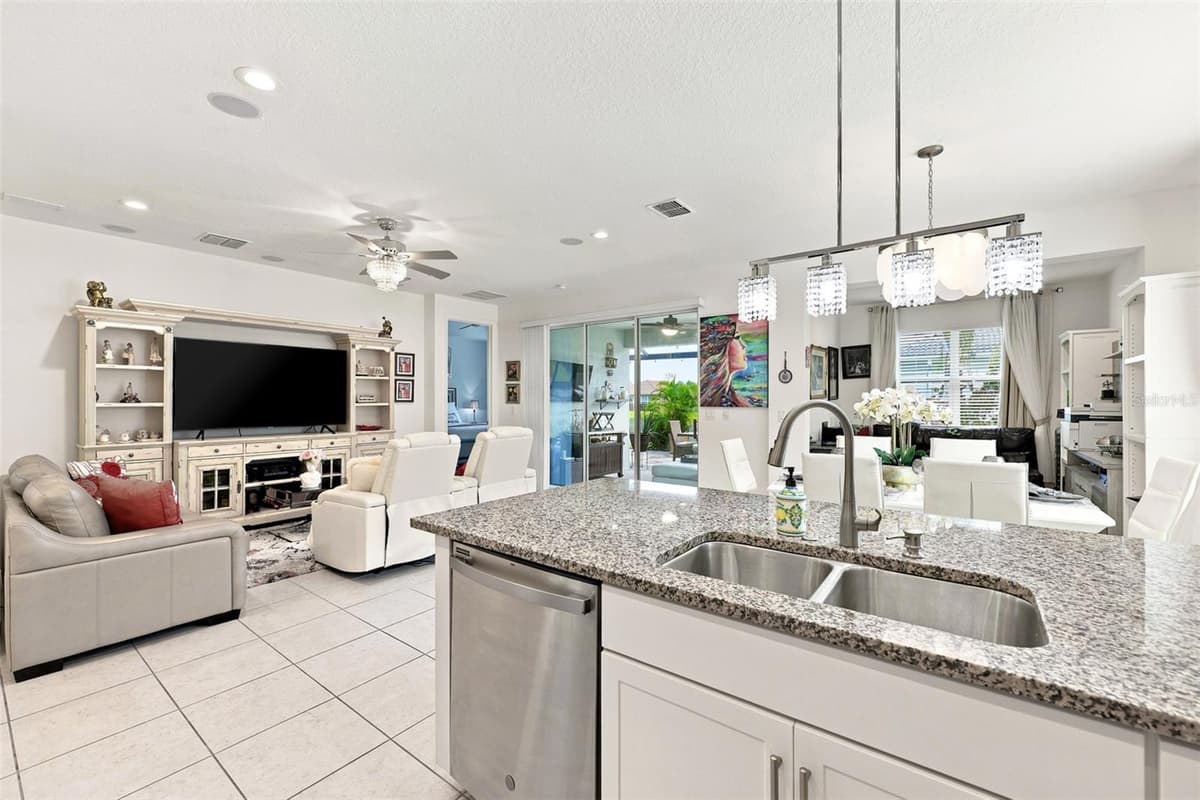 5124 HIGHLAND POINTE COURT — photo 18 of 48