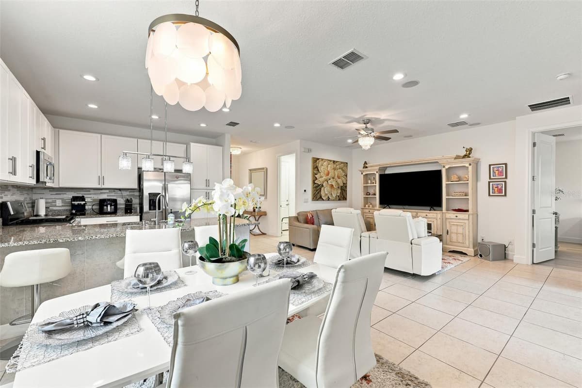 5124 HIGHLAND POINTE COURT — photo 14 of 48