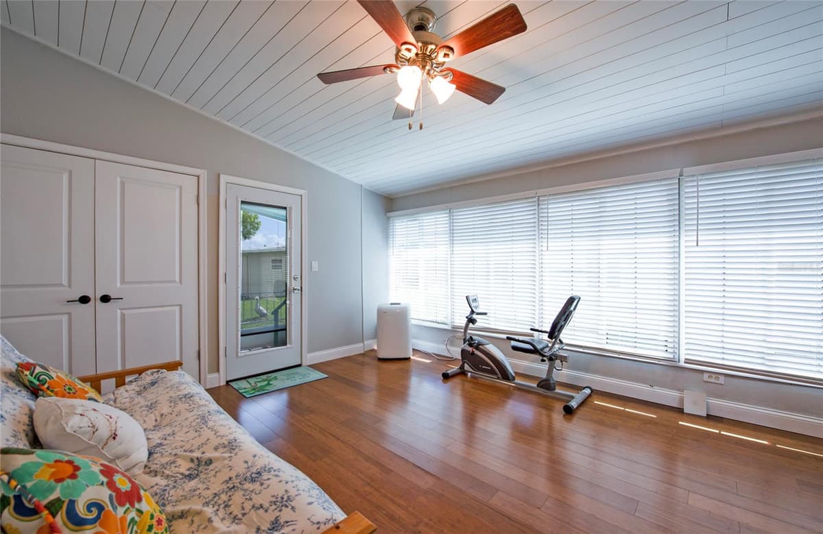 407 DOLPHIN DRIVE — photo 14 of 34