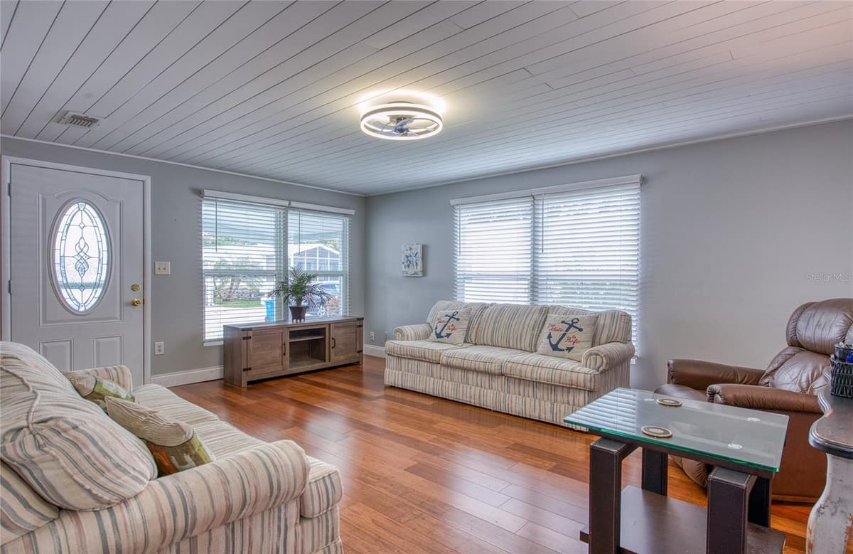 407 DOLPHIN DRIVE — photo 3 of 34