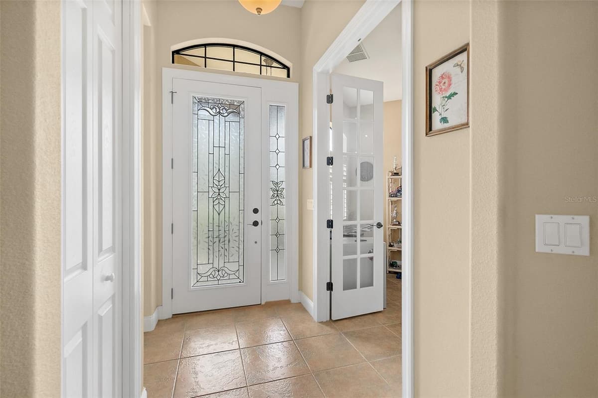 110 HUMMINGBIRD PLACE — photo 4 of 48