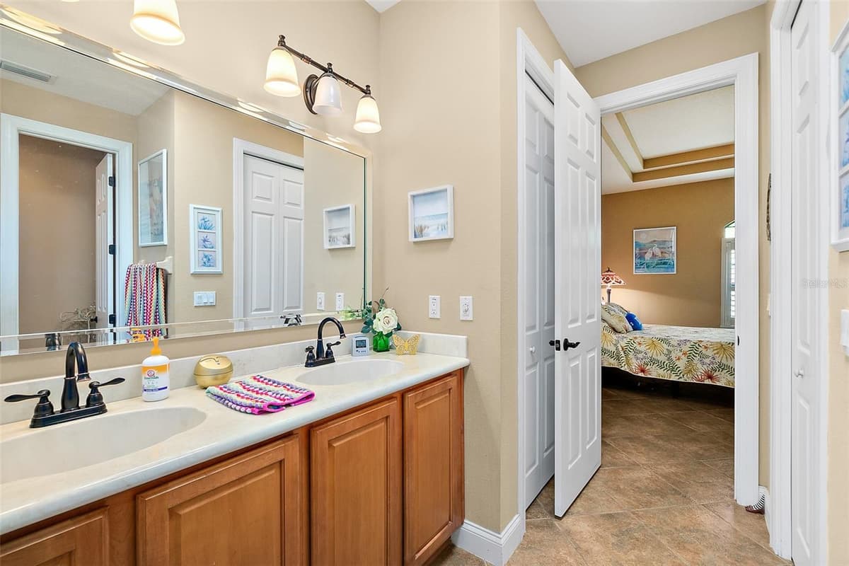 110 HUMMINGBIRD PLACE — photo 32 of 48