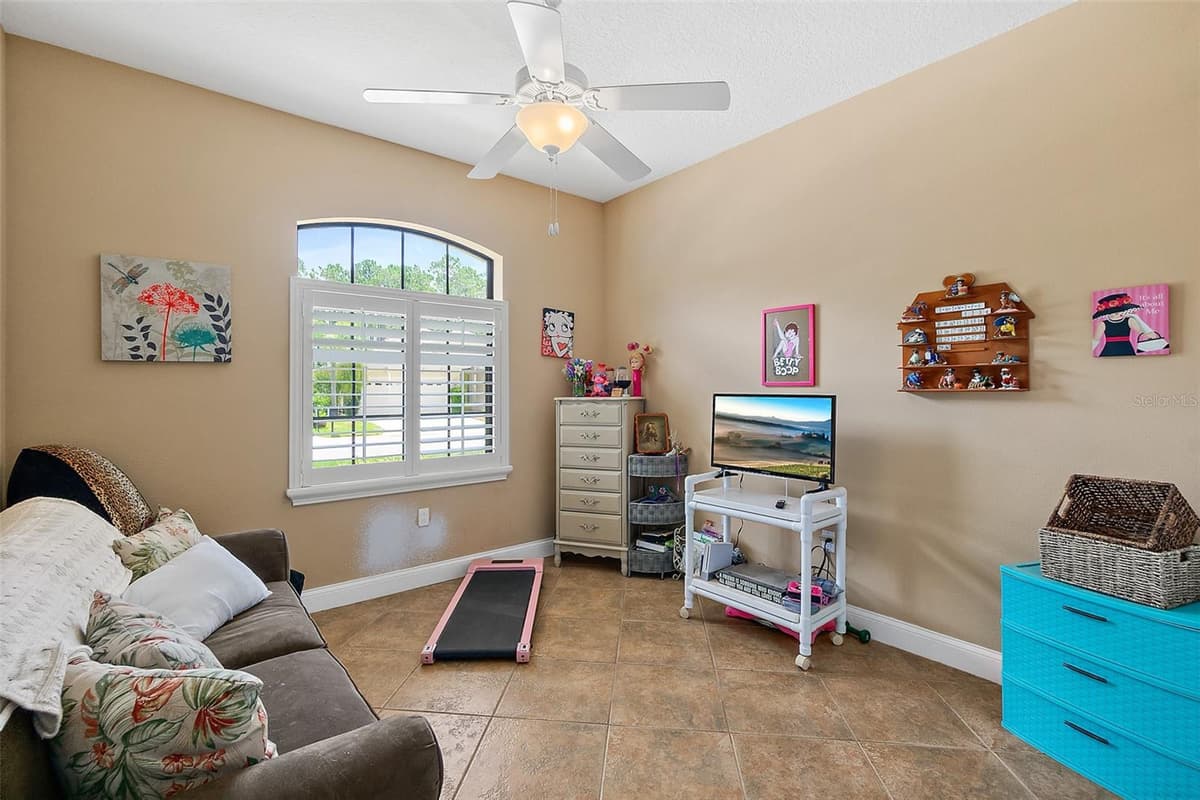 110 HUMMINGBIRD PLACE — photo 12 of 48