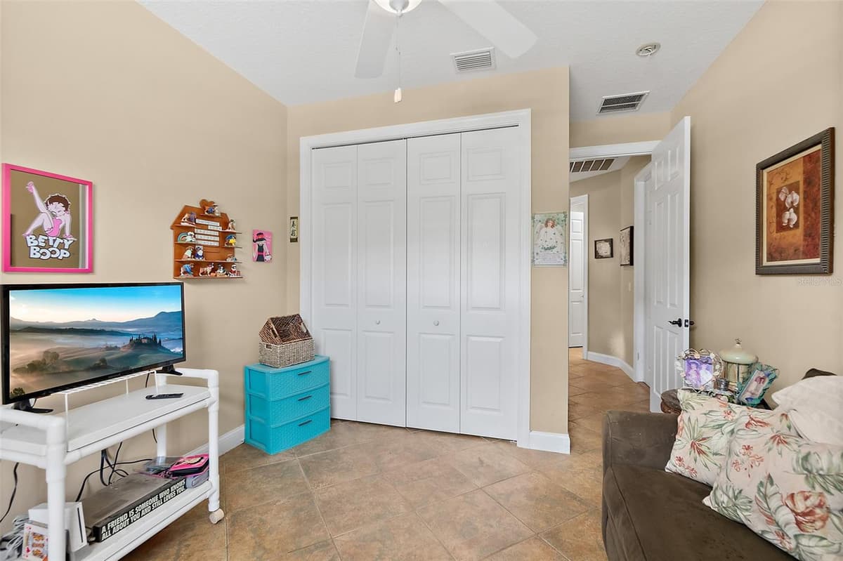 110 HUMMINGBIRD PLACE — photo 13 of 48