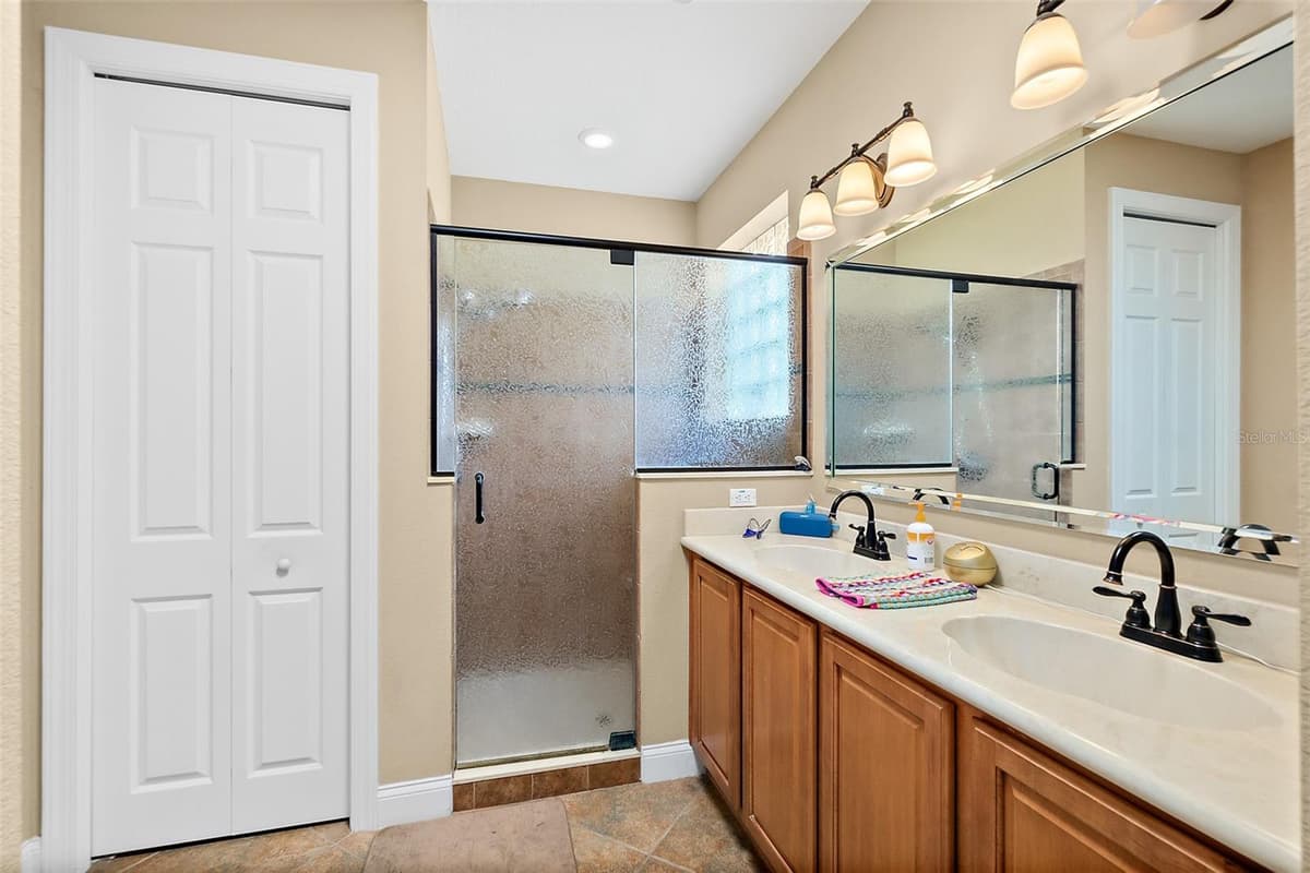 110 HUMMINGBIRD PLACE — photo 31 of 48