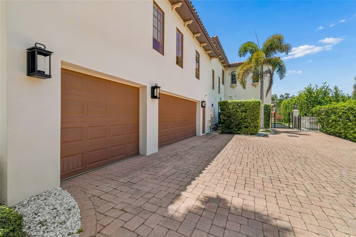4927 LYFORD CAY ROAD — photo 9 of 76