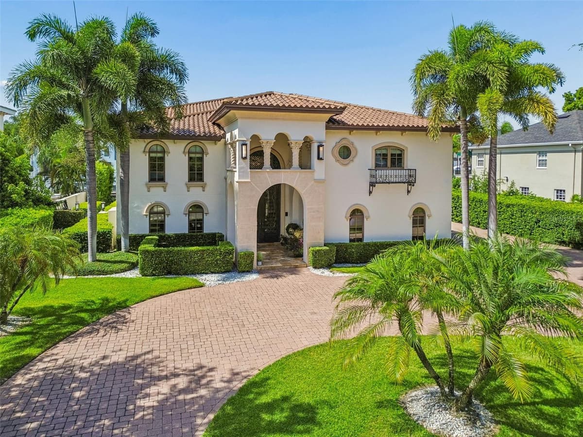 4927 LYFORD CAY ROAD — photo 1 of 76
