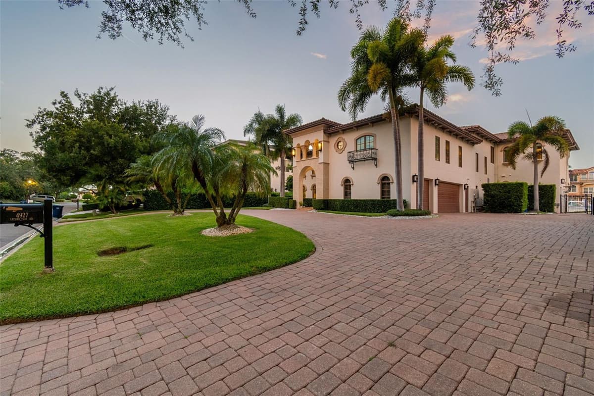 4927 LYFORD CAY ROAD — photo 7 of 76