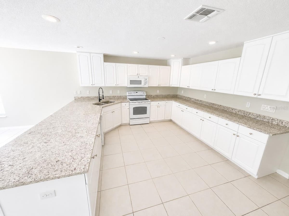 5910 BAKER ROAD — photo 11 of 49