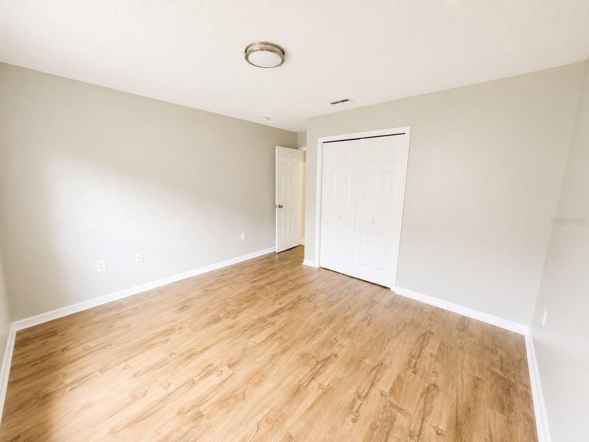 5910 BAKER ROAD — photo 33 of 49