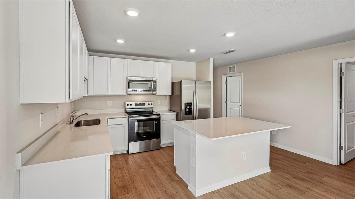 10420 CURVING CREEK LOOP — photo 4 of 38