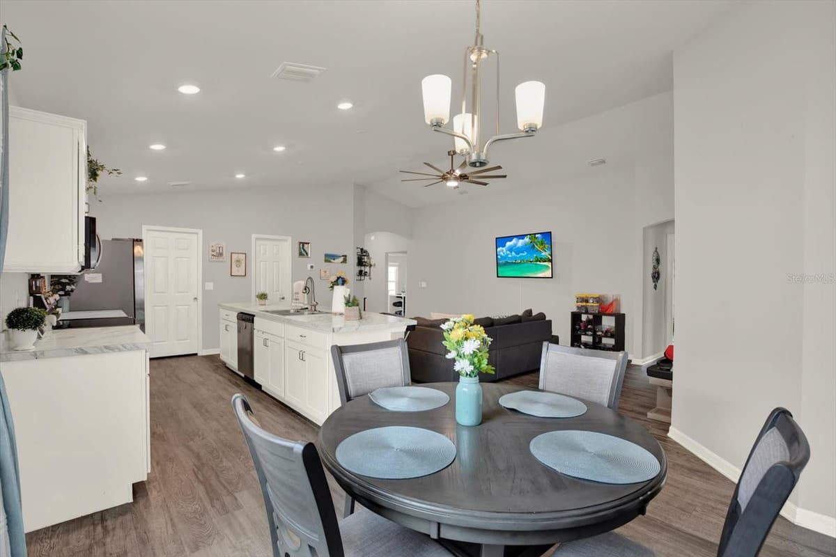 117 EAGLE SUMMIT DRIVE — photo 13 of 44