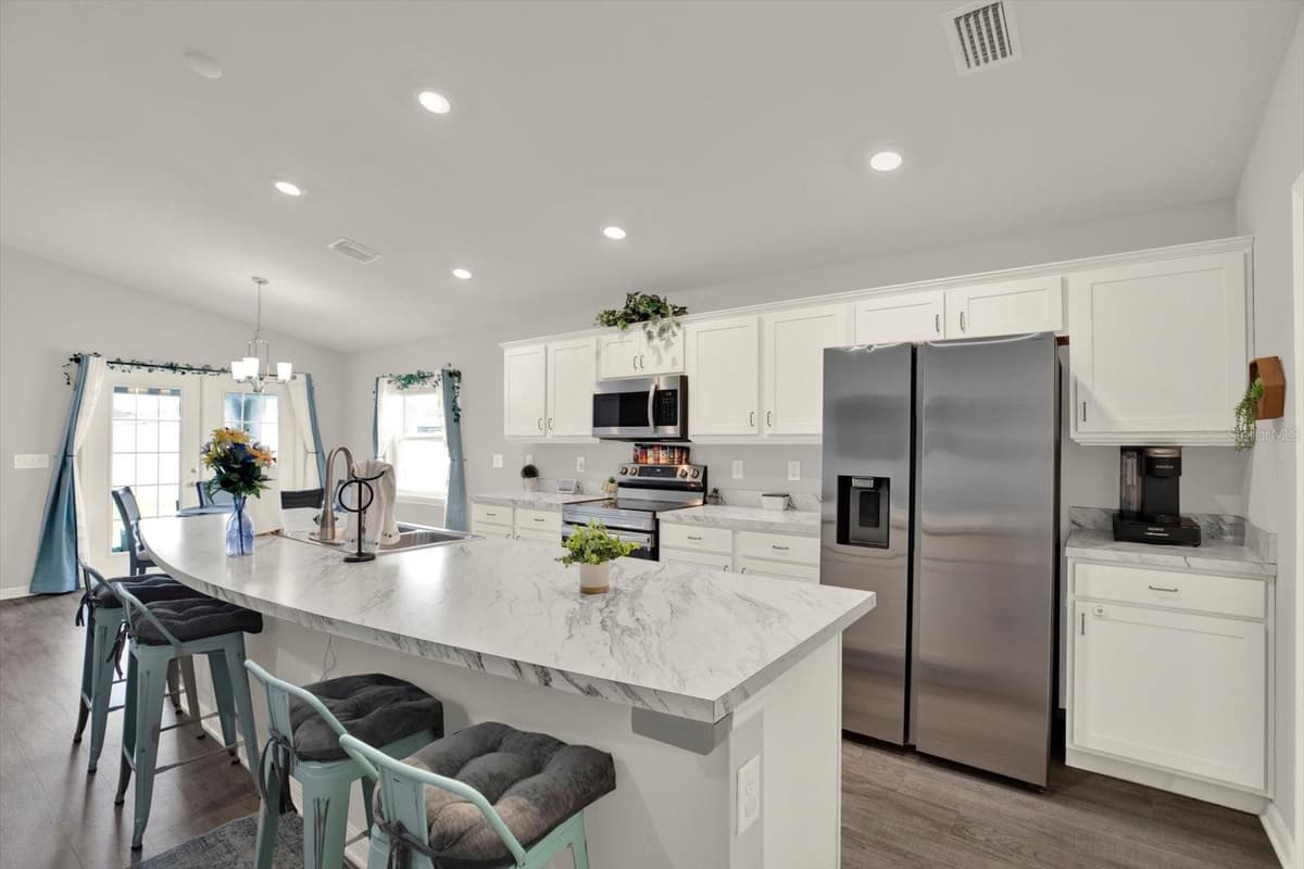 117 EAGLE SUMMIT DRIVE — photo 8 of 44