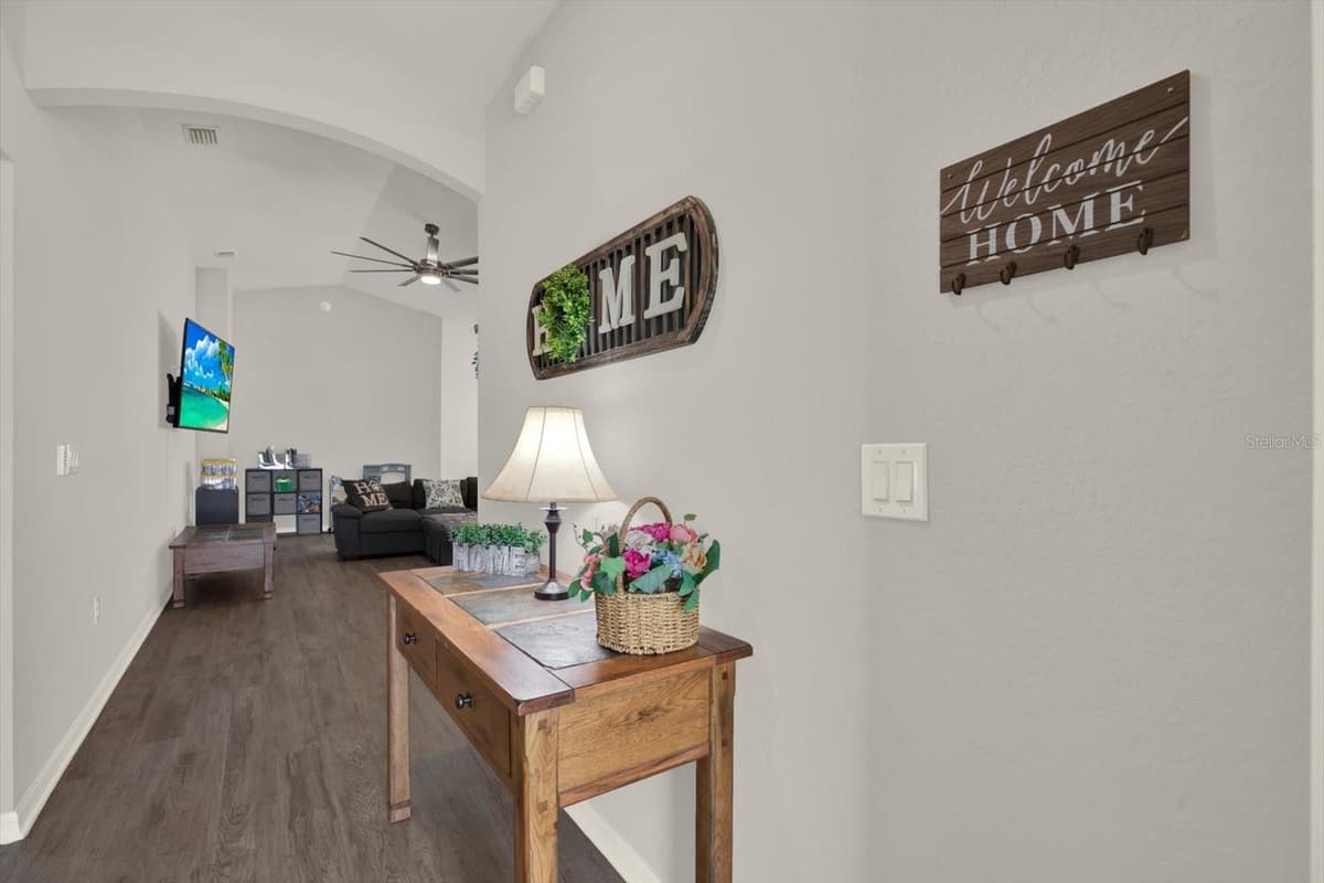 117 EAGLE SUMMIT DRIVE — photo 3 of 44