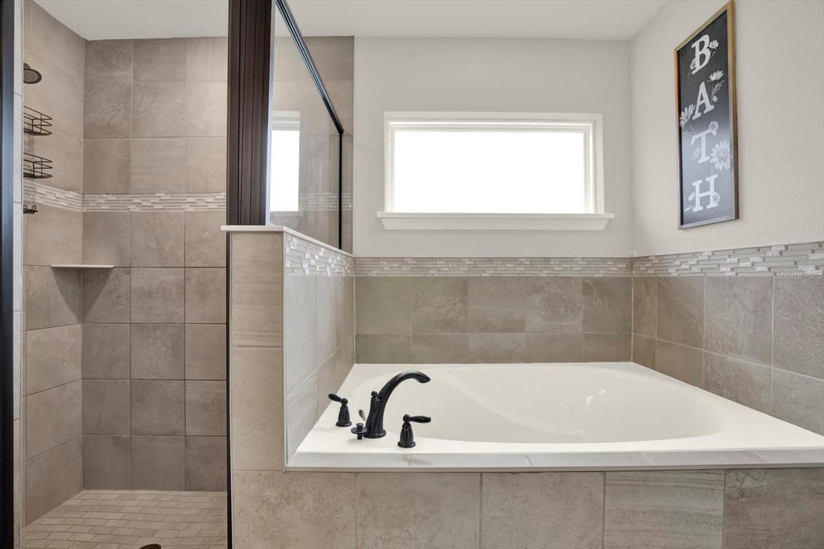 117 EAGLE SUMMIT DRIVE — photo 18 of 44