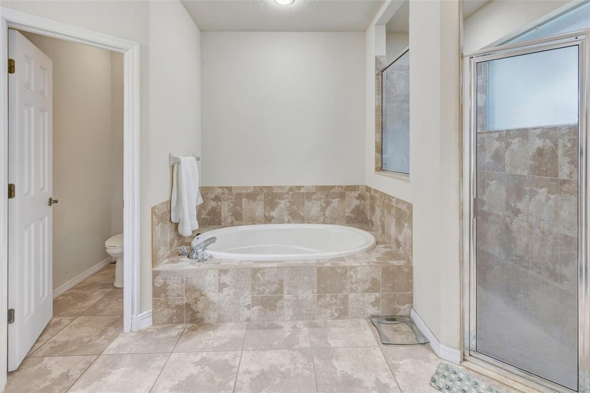 2206 VIA CORTONA STREET — photo 23 of 36