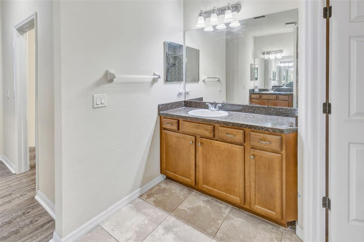 2206 VIA CORTONA STREET — photo 25 of 36