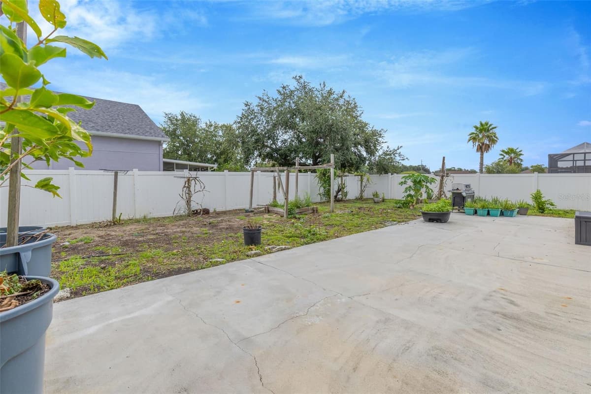 2206 VIA CORTONA STREET — photo 32 of 36
