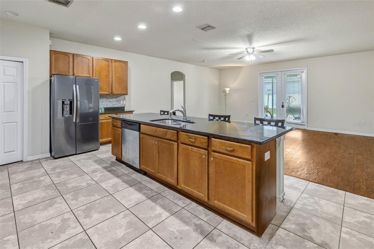 2206 VIA CORTONA STREET — photo 14 of 36