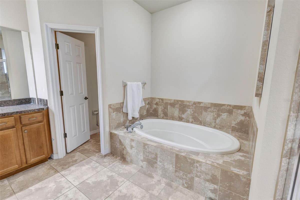2206 VIA CORTONA STREET — photo 22 of 36