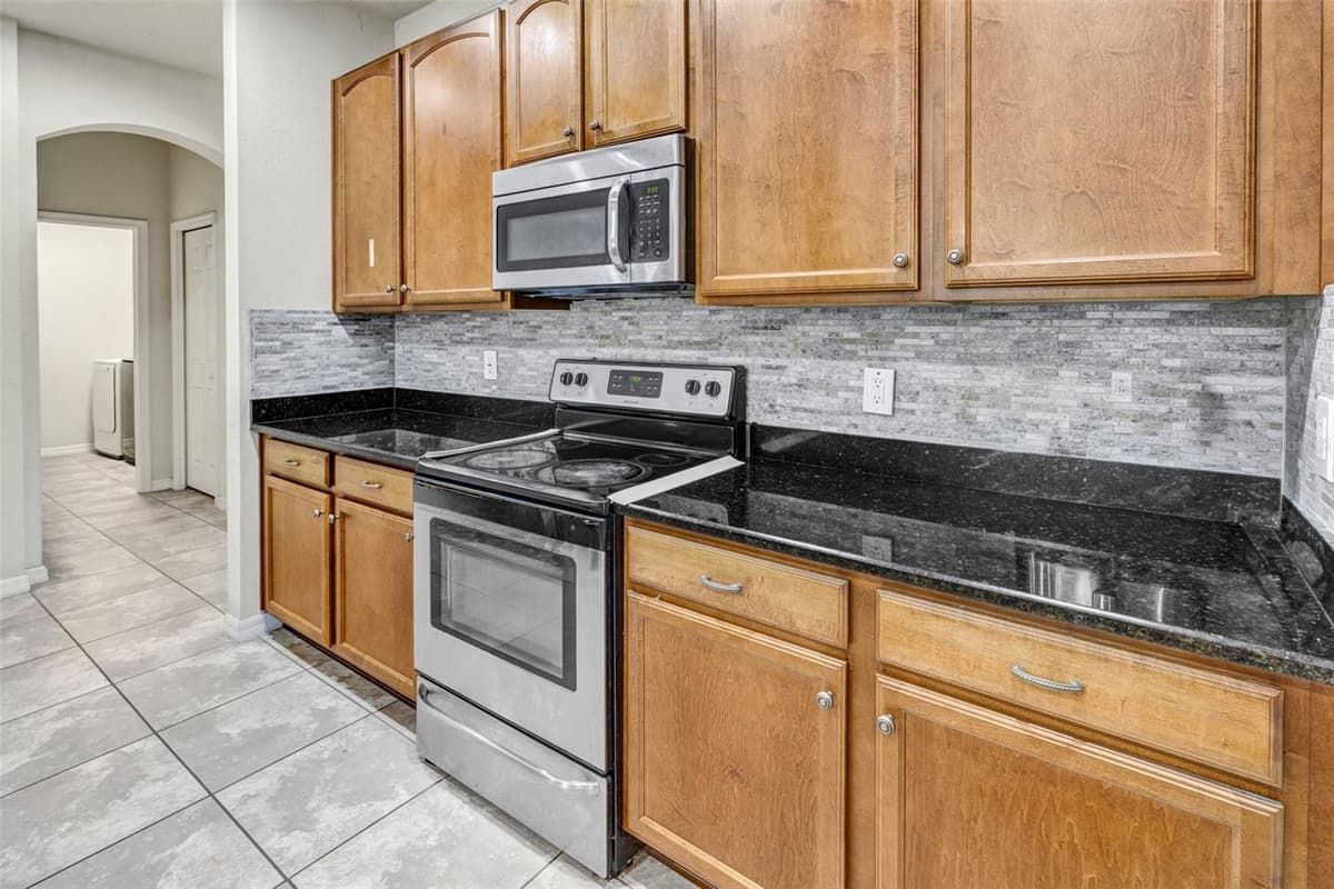 2206 VIA CORTONA STREET — photo 12 of 36