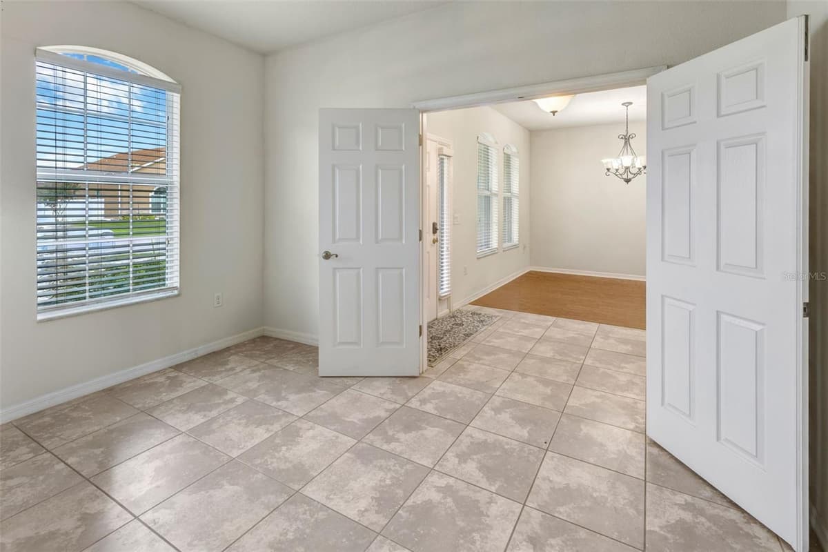 2206 VIA CORTONA STREET — photo 9 of 36
