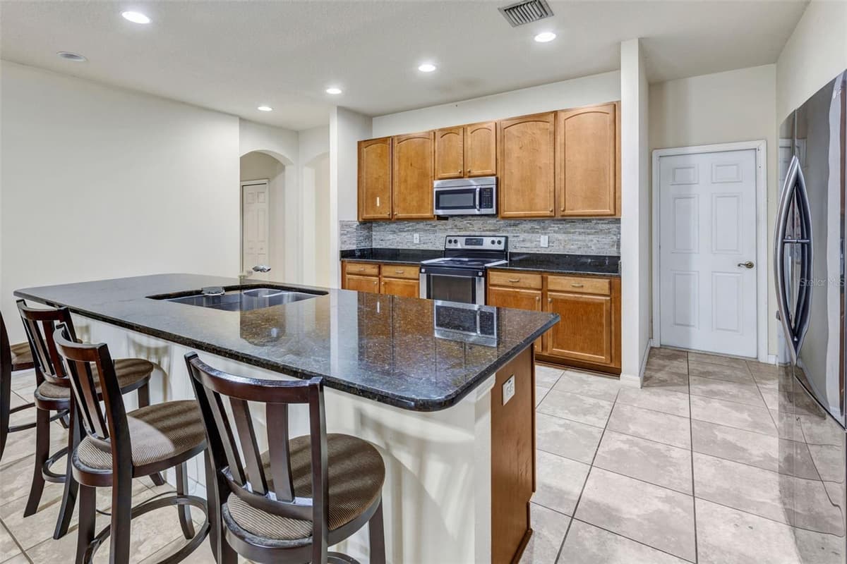 2206 VIA CORTONA STREET — photo 13 of 36