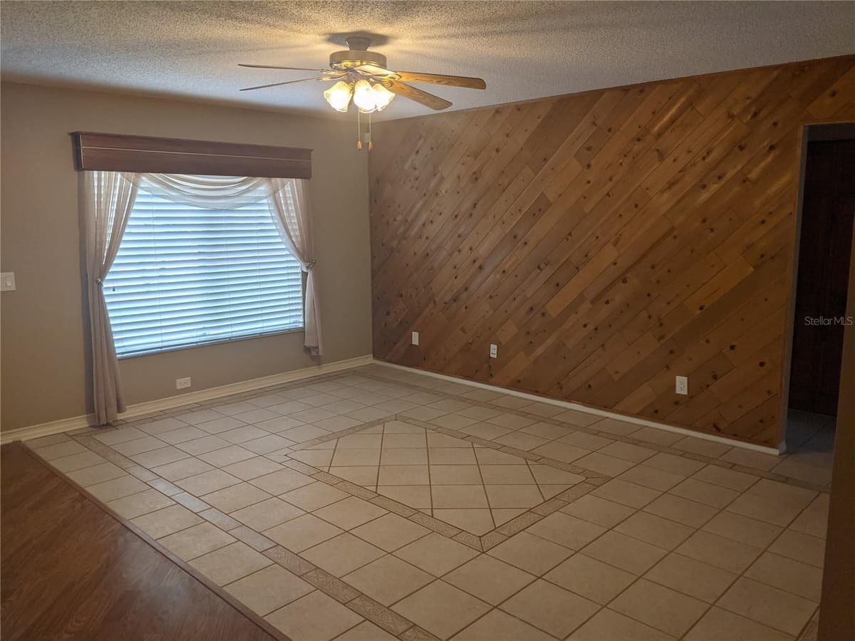 333 BRANDYWINE DRIVE — photo 2 of 15