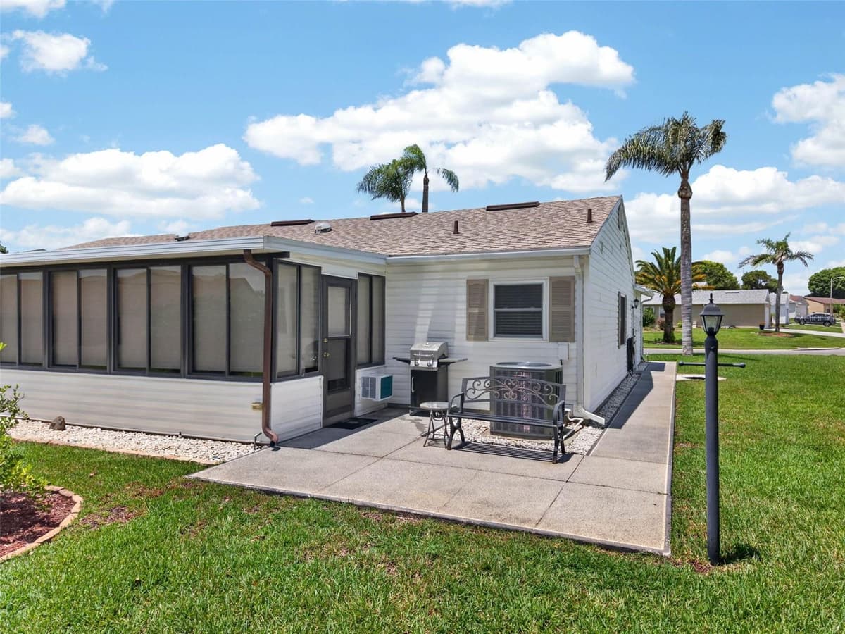 6031 SANDERLING DRIVE — photo 37 of 59