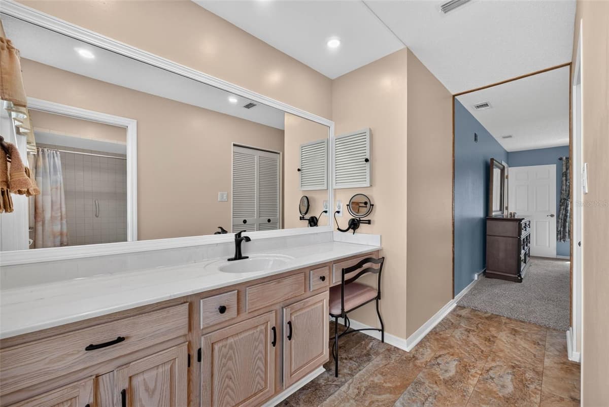 6031 SANDERLING DRIVE — photo 22 of 59