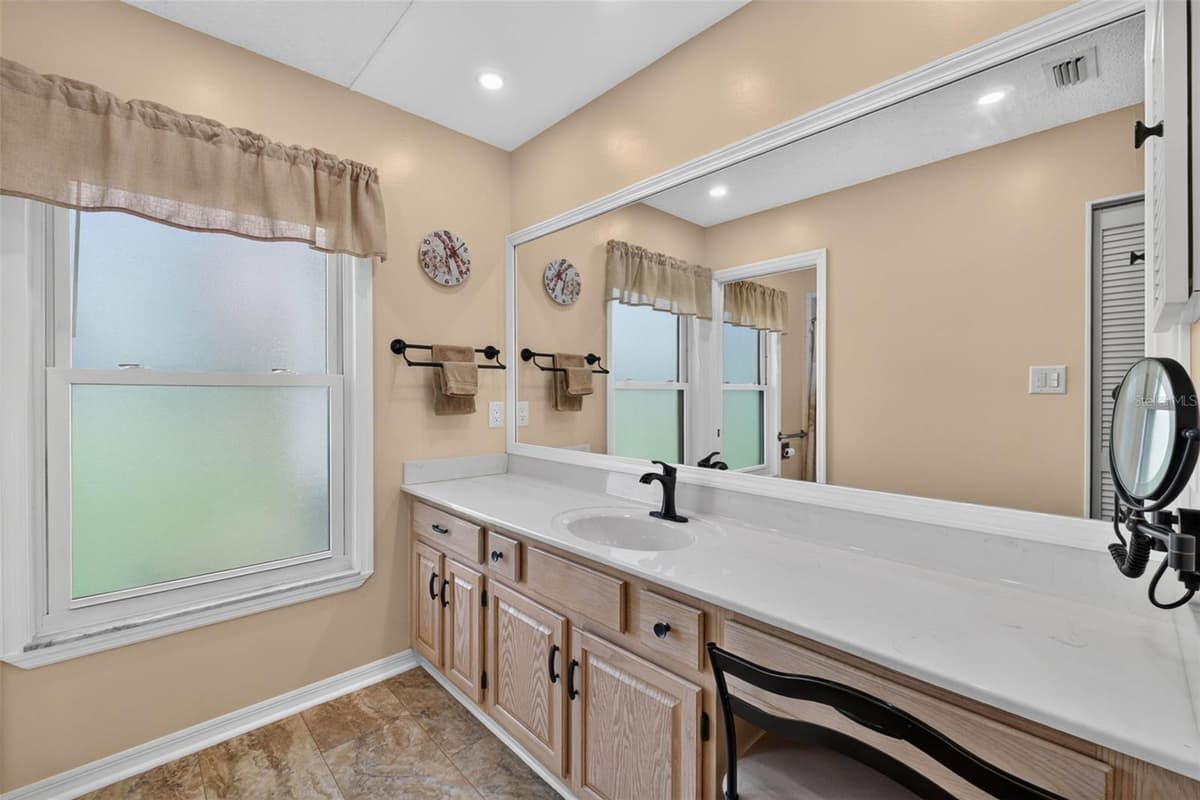 6031 SANDERLING DRIVE — photo 21 of 59