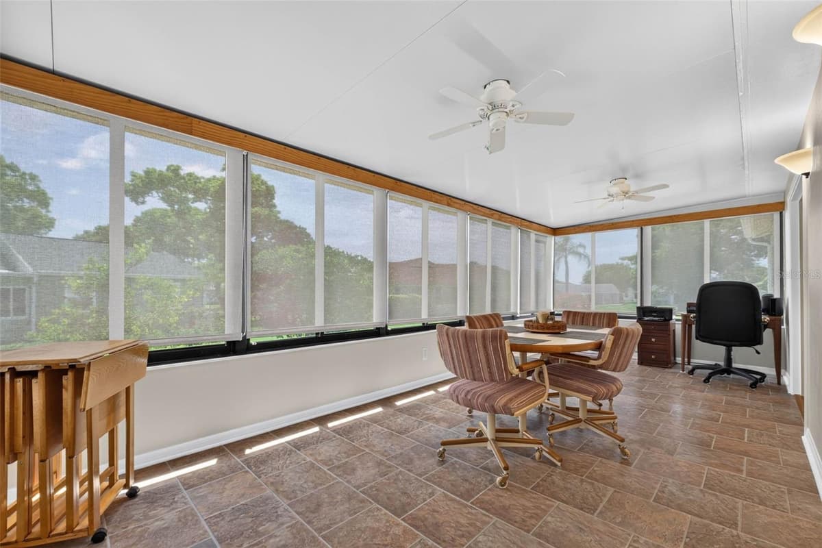 6031 SANDERLING DRIVE — photo 32 of 59