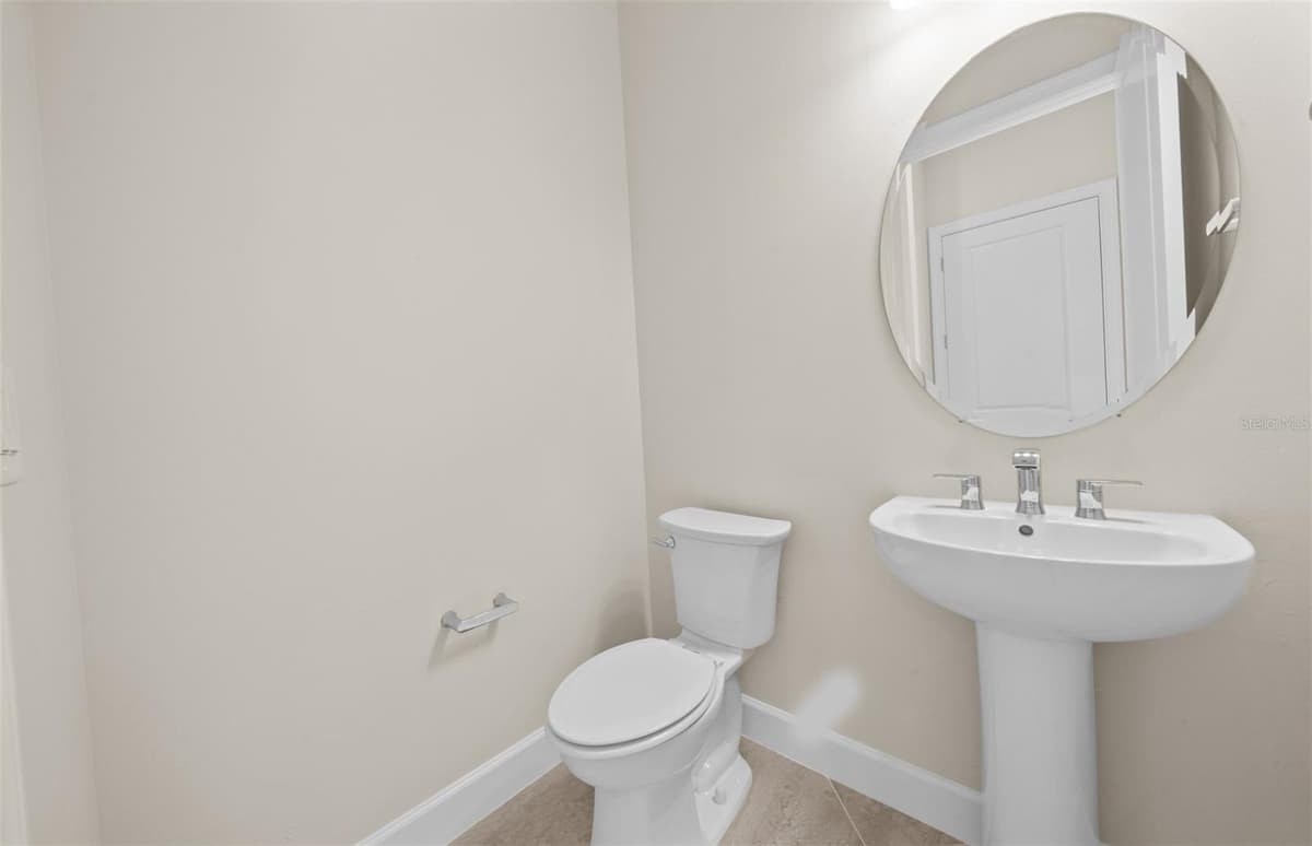 7621 FULHAM AVENUE — photo 36 of 37
