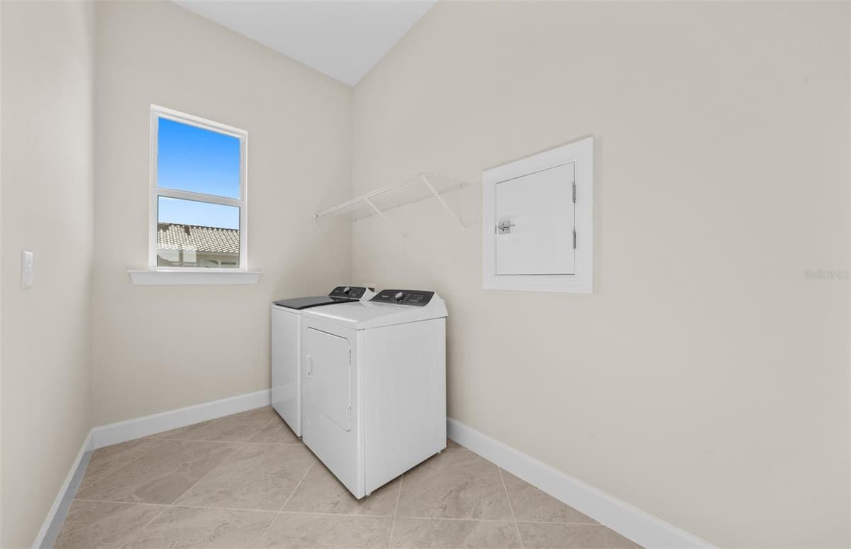 7621 FULHAM AVENUE — photo 30 of 37