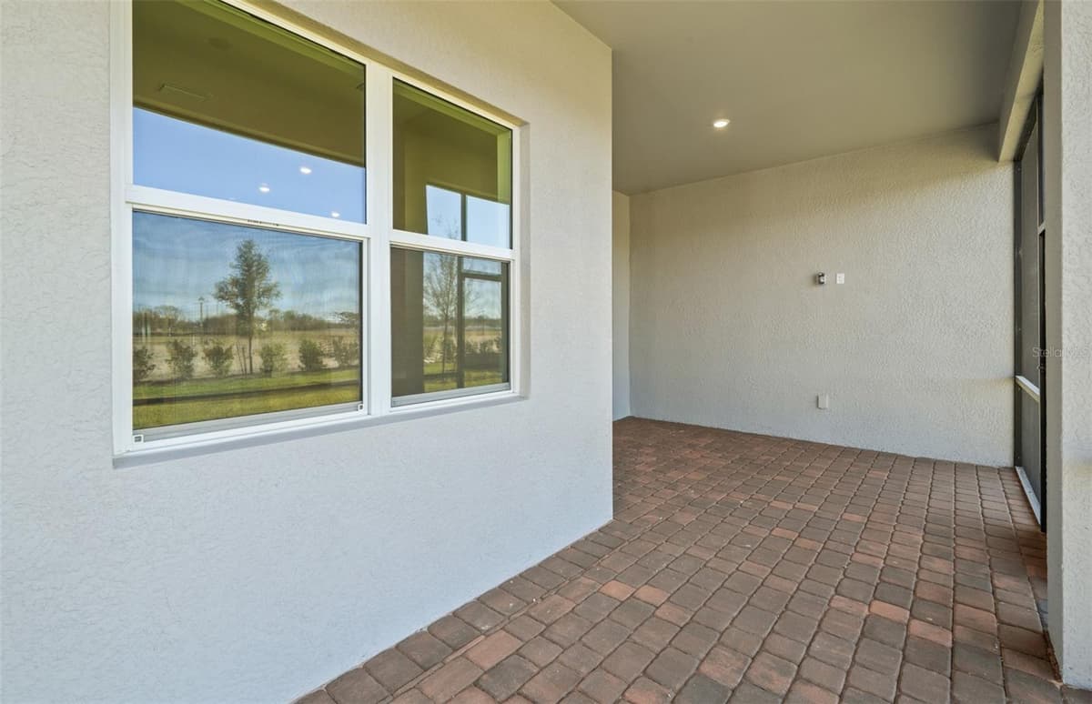 7621 FULHAM AVENUE — photo 28 of 37
