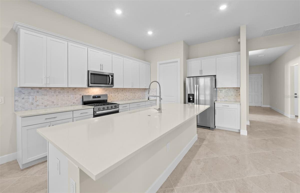 7621 FULHAM AVENUE — photo 22 of 37