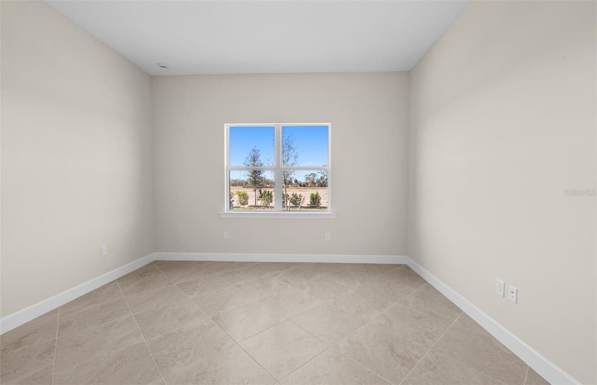 7621 FULHAM AVENUE — photo 33 of 37