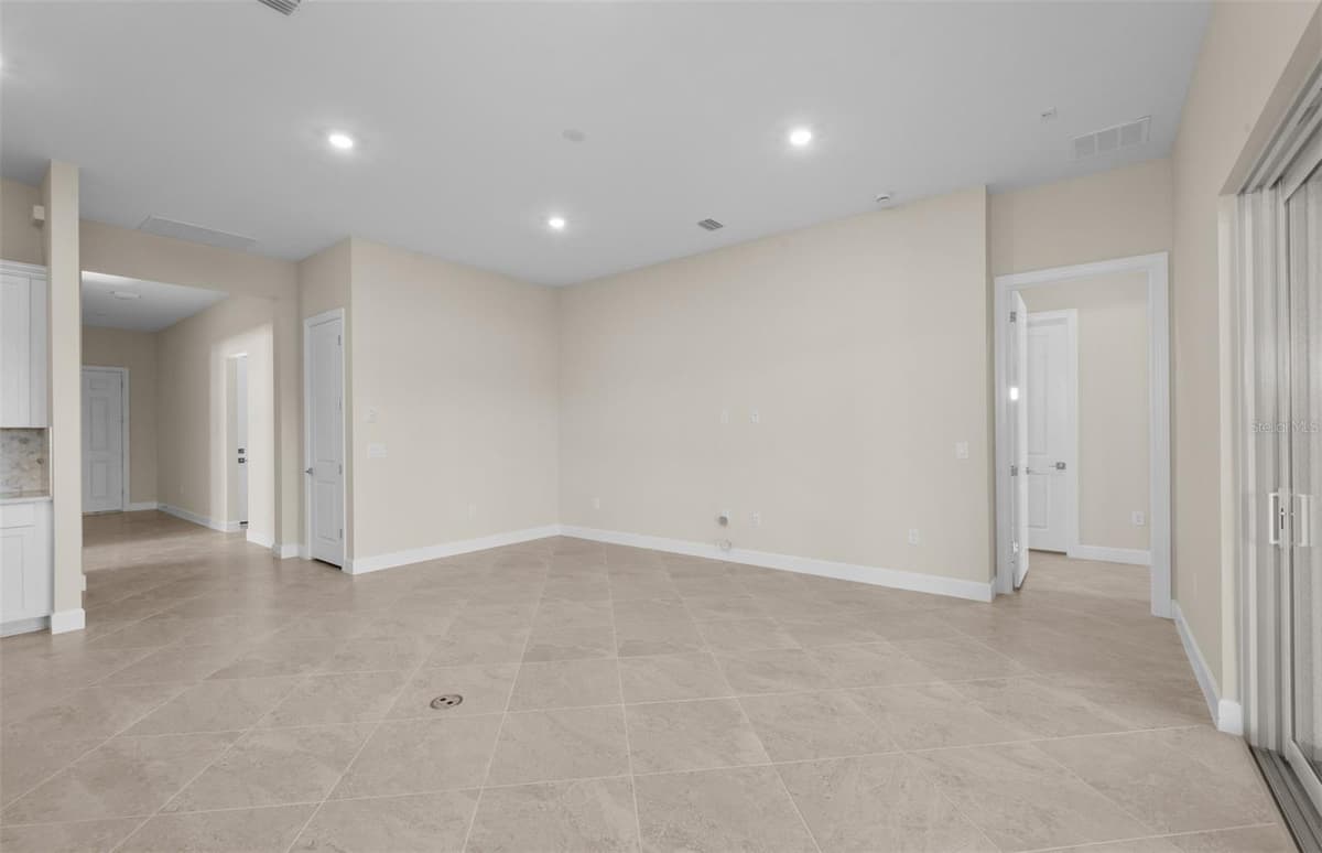 7621 FULHAM AVENUE — photo 19 of 37