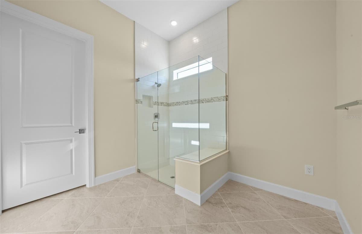 7621 FULHAM AVENUE — photo 32 of 37