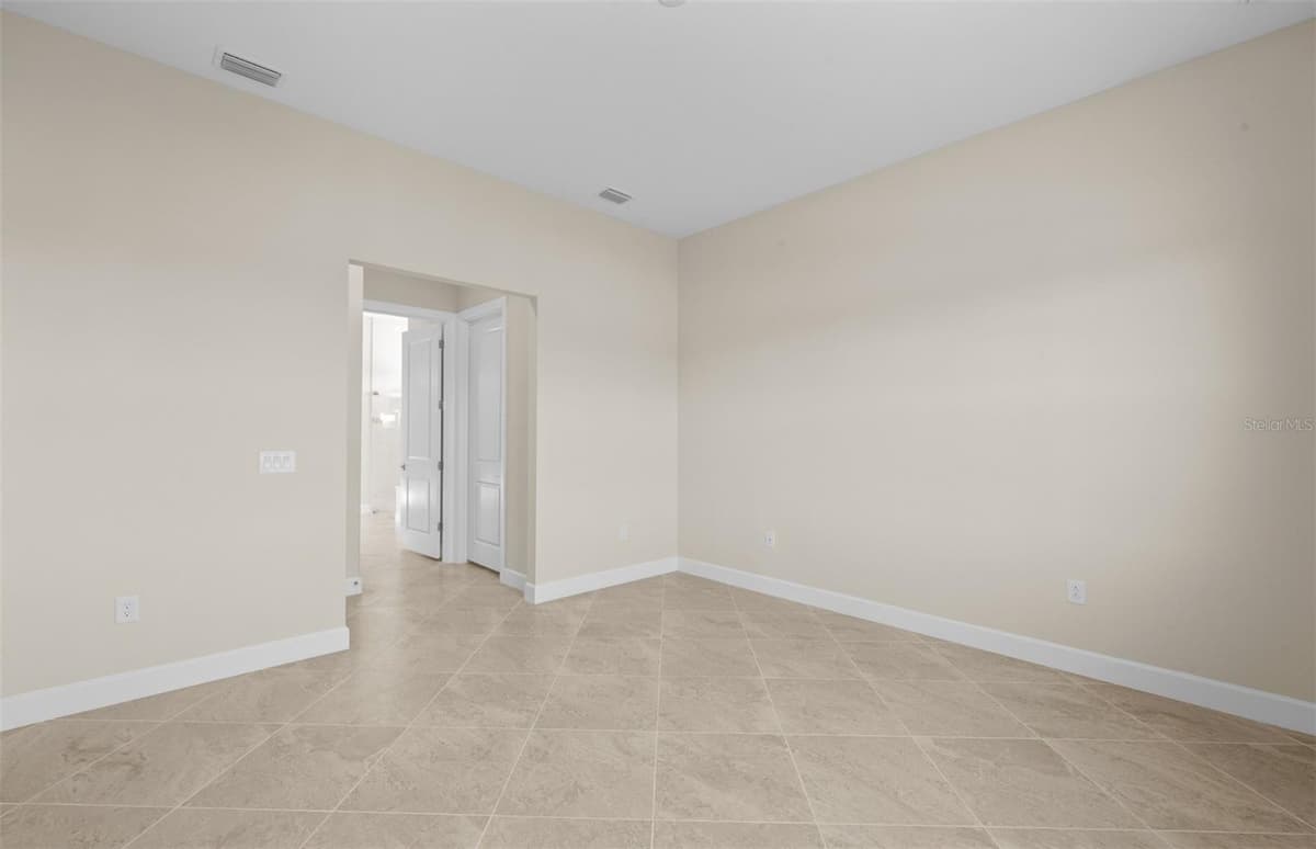 7621 FULHAM AVENUE — photo 34 of 37