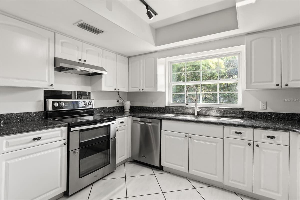2080 GOLDWATER COURT — photo 10 of 40
