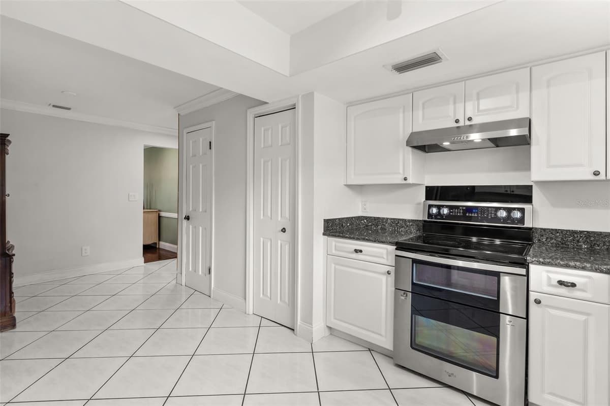 2080 GOLDWATER COURT — photo 12 of 40