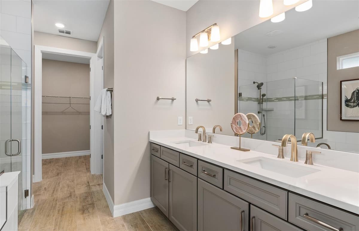 5095 TWIN LAKES BOULEVARD — photo 17 of 23