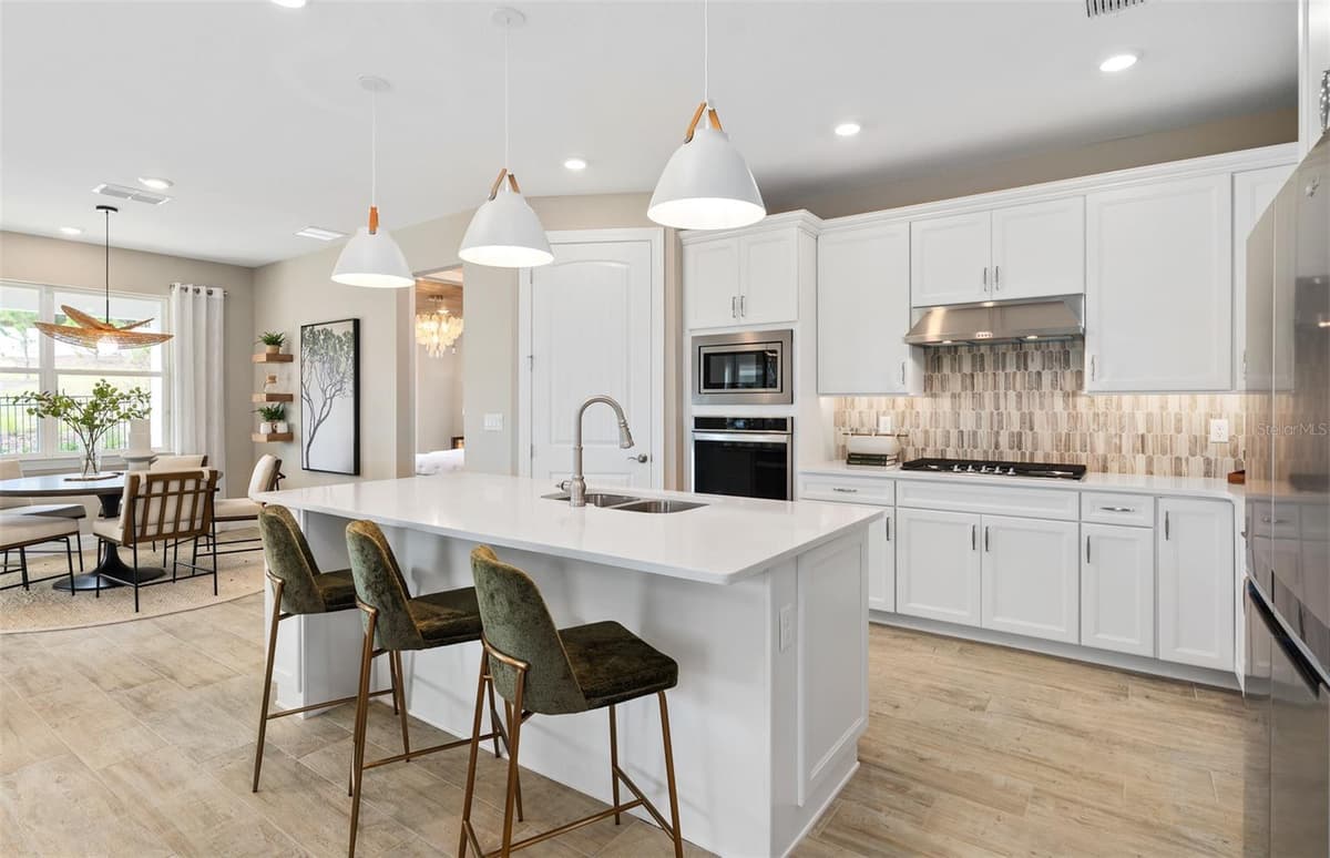 5095 TWIN LAKES BOULEVARD — photo 5 of 23