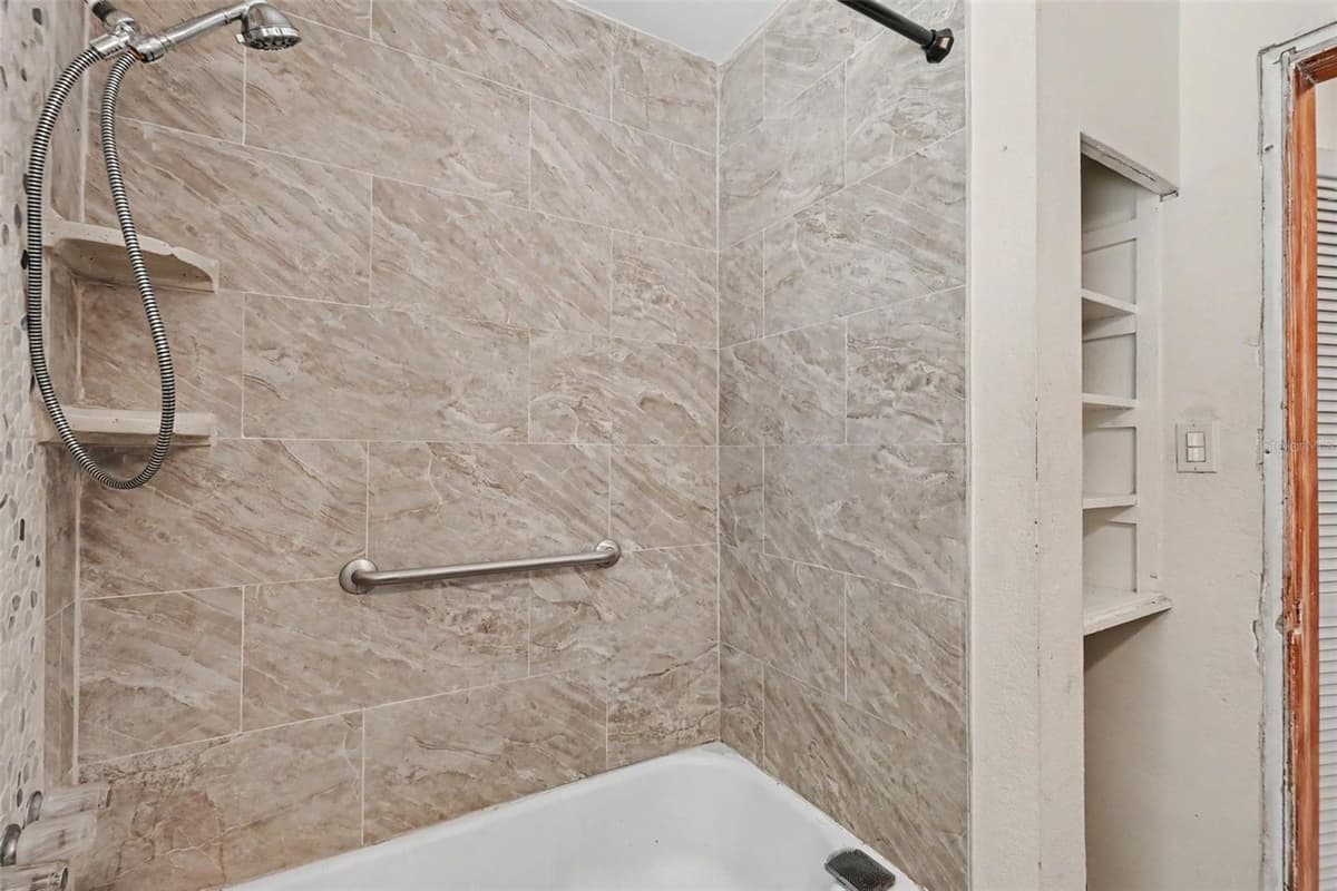 308 ALTHEA AVENUE — photo 11 of 23